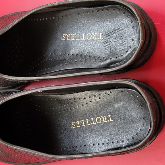 Trotters basket weave slides - Picture 2 of 5